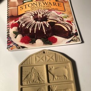 The pampered Chef Set Stoneware sensations cook book and  P/C1994 cookie mold
